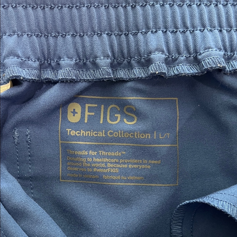 Figs Women's Scrub Set - Picture 5 of 5